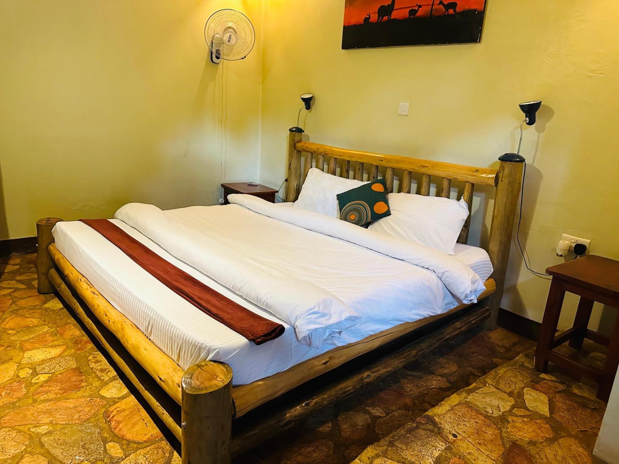 Afro Smile Hotel & Guest House Jinja Exterior photo